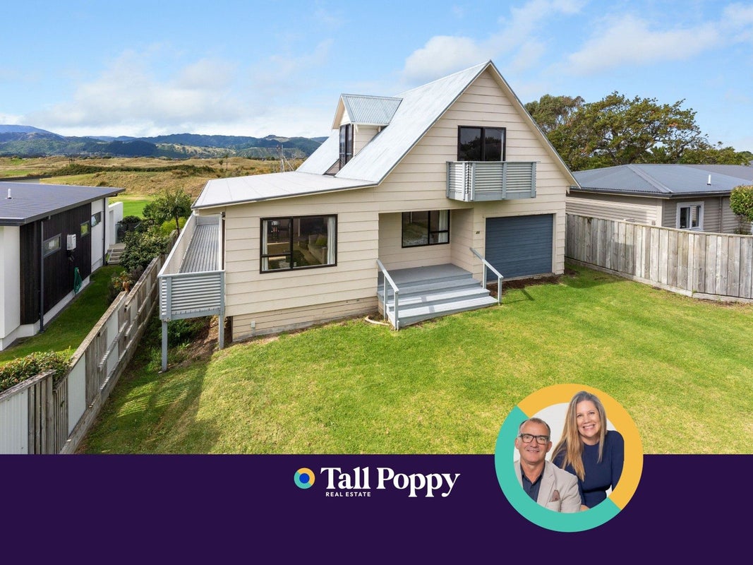46 Golf Road, Paraparaumu Beach, Paraparaumu - Carousel 1