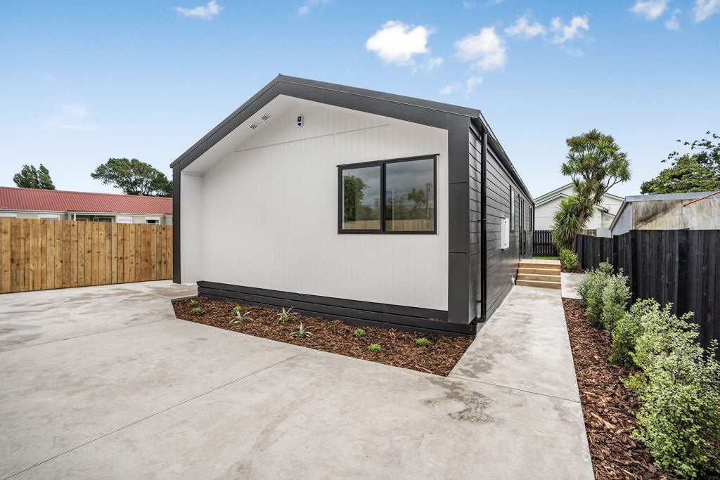 25A Douglas Street, Mount Cook, Wellington - Carousel 17