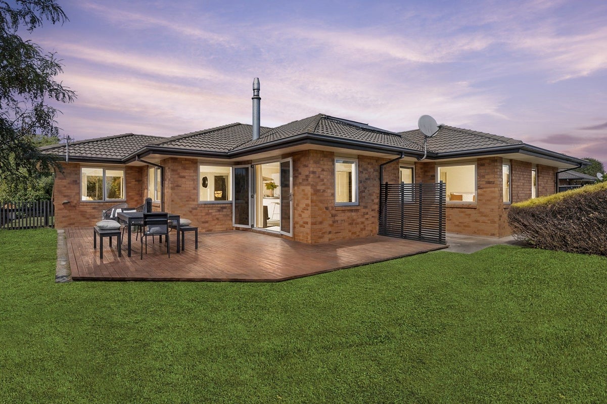 6 Wanderers Avenue, Brightwater - Carousel 2