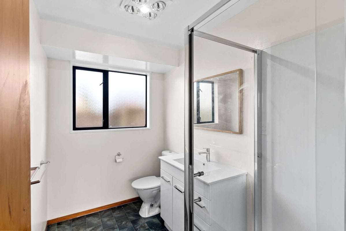 31 Seascape Gardens, Bromley, Christchurch - Carousel 20