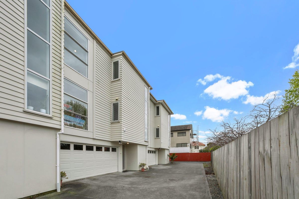 2/21B Mount Smart Road, Royal Oak, Auckland - Carousel 18