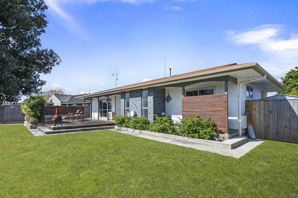 7 Chadwick Place, Highbury, Palmerston North - Carousel 1
