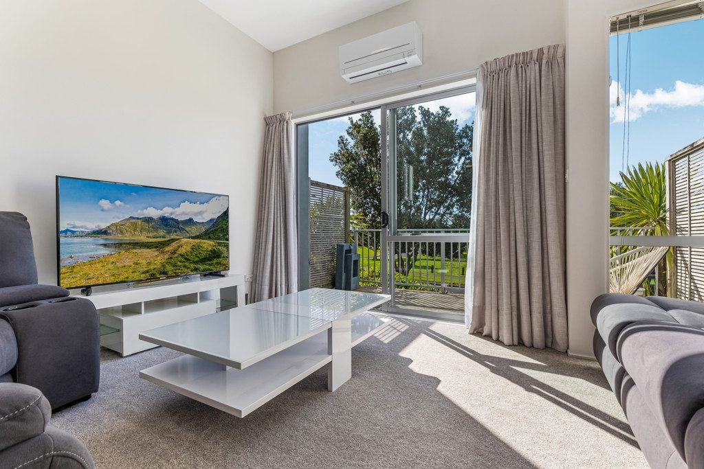 64/7 Kelvin Hart Drive, East Tamaki, Auckland - Carousel 2