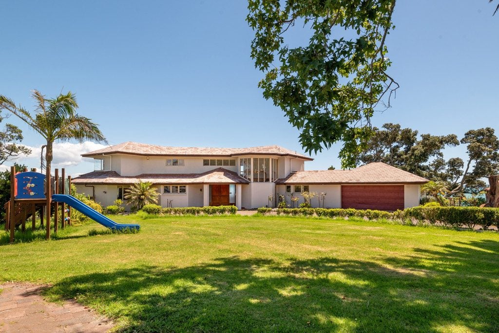37 Hawke Crescent, Beachlands, Auckland - Carousel 23