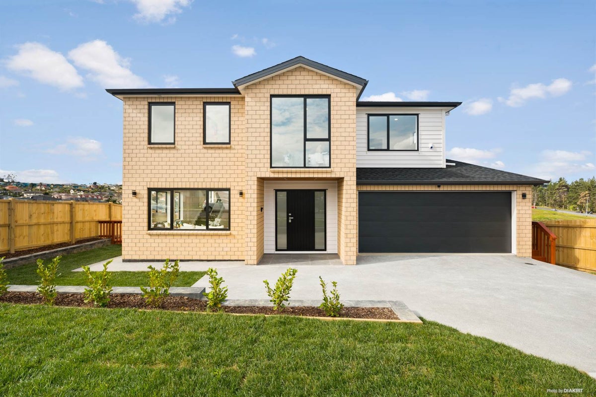 38 Rathmullen Place, Pinehill, Auckland - Carousel 1