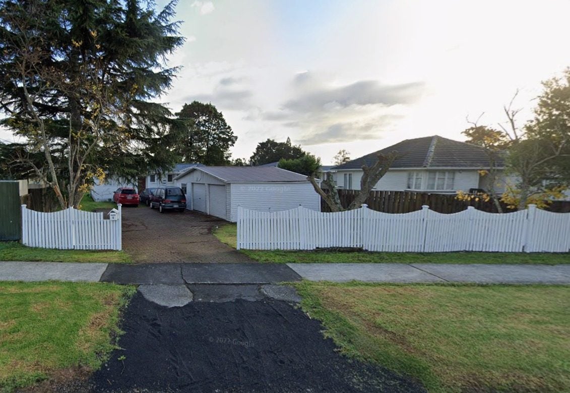 5 Robertson Road, Ranui, Auckland - Carousel 1