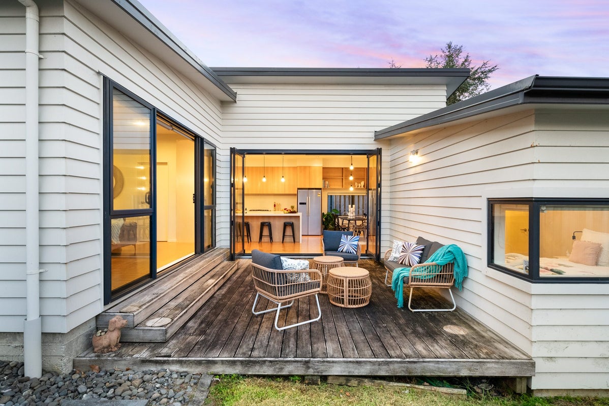 8A Elcoat Avenue, Henderson, Auckland - Carousel 2