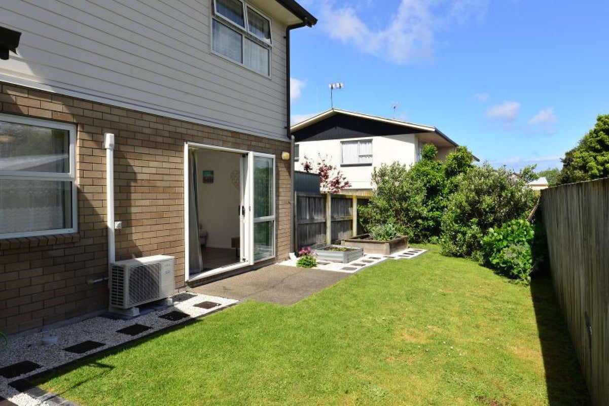 69 Chiefs Court, Hamilton East, Hamilton - Carousel 1