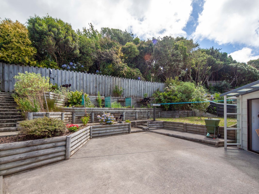 27A Cortina Avenue, Johnsonville, Wellington - Carousel 24