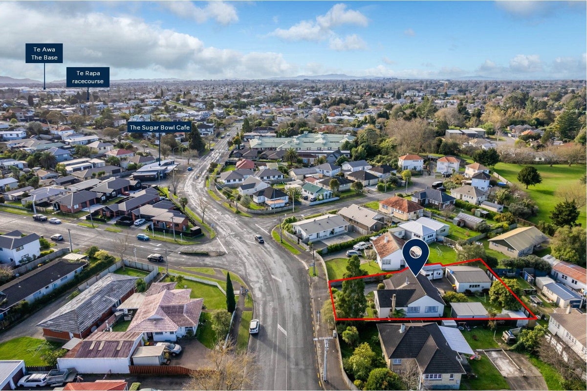 167 Maeroa Road, Maeroa, Hamilton - Carousel 23