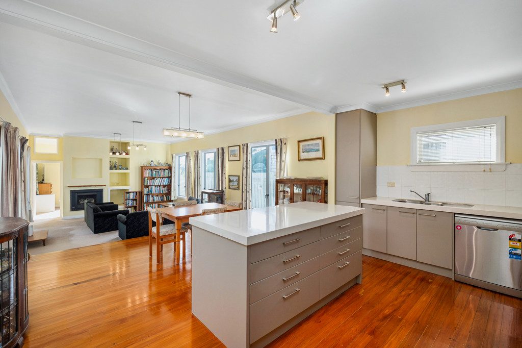206 Mount Albert Road, Sandringham, Auckland - Carousel 2