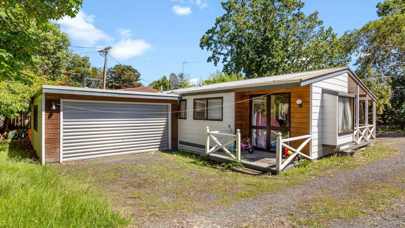 2/234 Wairau Road, Wairau Valley, Auckland - Carousel 1