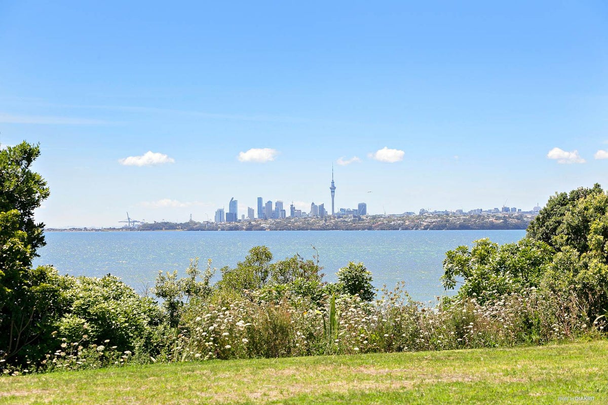2/1 Piriti Drive, Te Atatu Peninsula, Auckland - Carousel 3