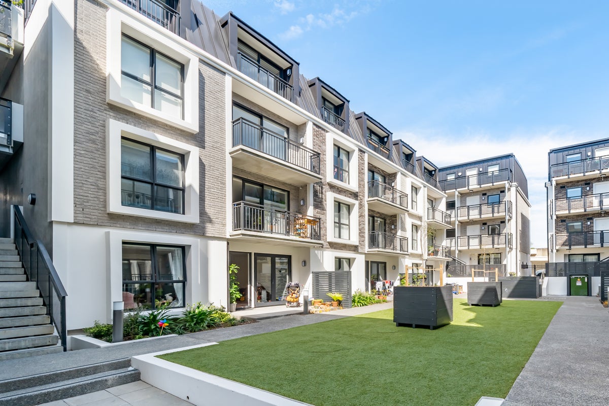 9/16D Constable Street, Newtown, Wellington - Carousel 9