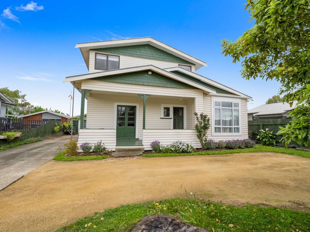 8 Chelwood Street, Takaro, Palmerston North - Carousel 2