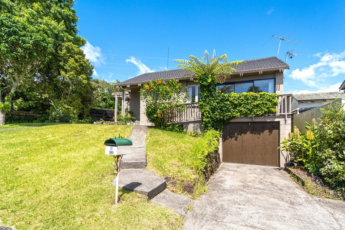 1/180 Halsey Drive, Mount Roskill, Auckland - Carousel 1