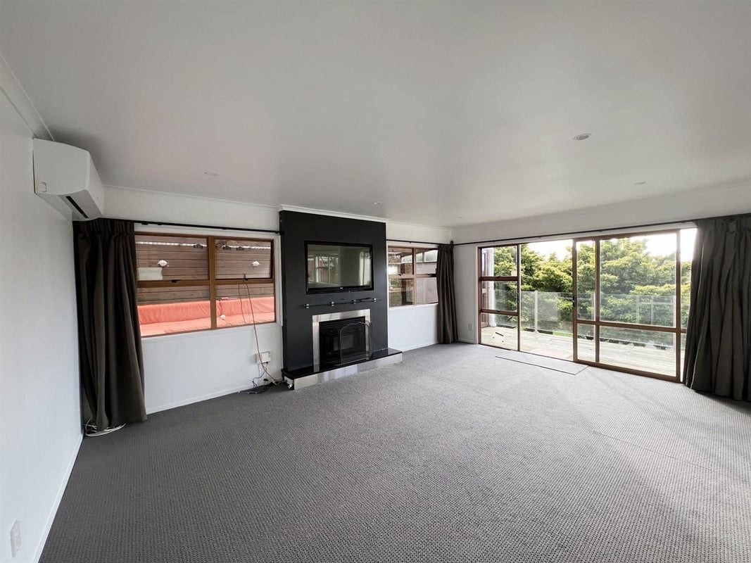 35 Widmore Drive, Massey, Auckland - Carousel 20