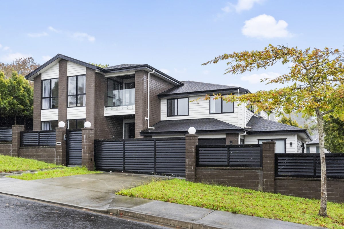 2 Para Close, Fairview Heights, Auckland - Carousel 1