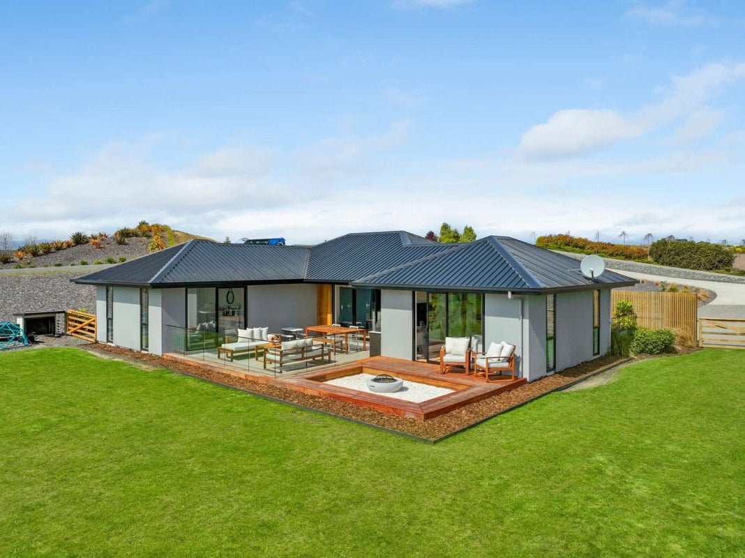 63 Galeo Road, Redwood Valley - Carousel 1
