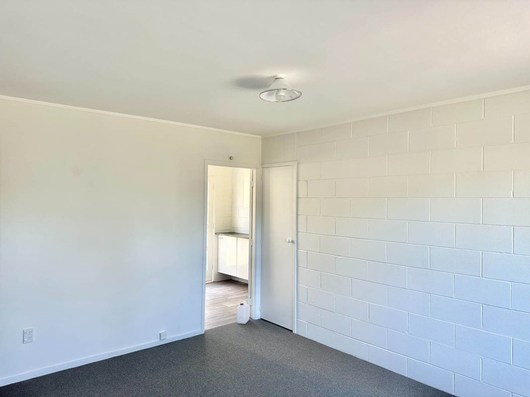 2/1109 New North Road, Mount Albert, Auckland - Carousel 6