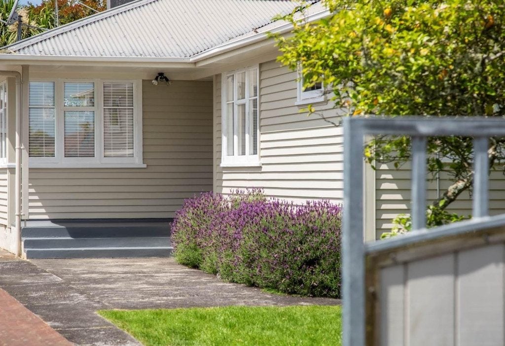 21 Wairau Avenue, Avondale, Auckland - Carousel 2