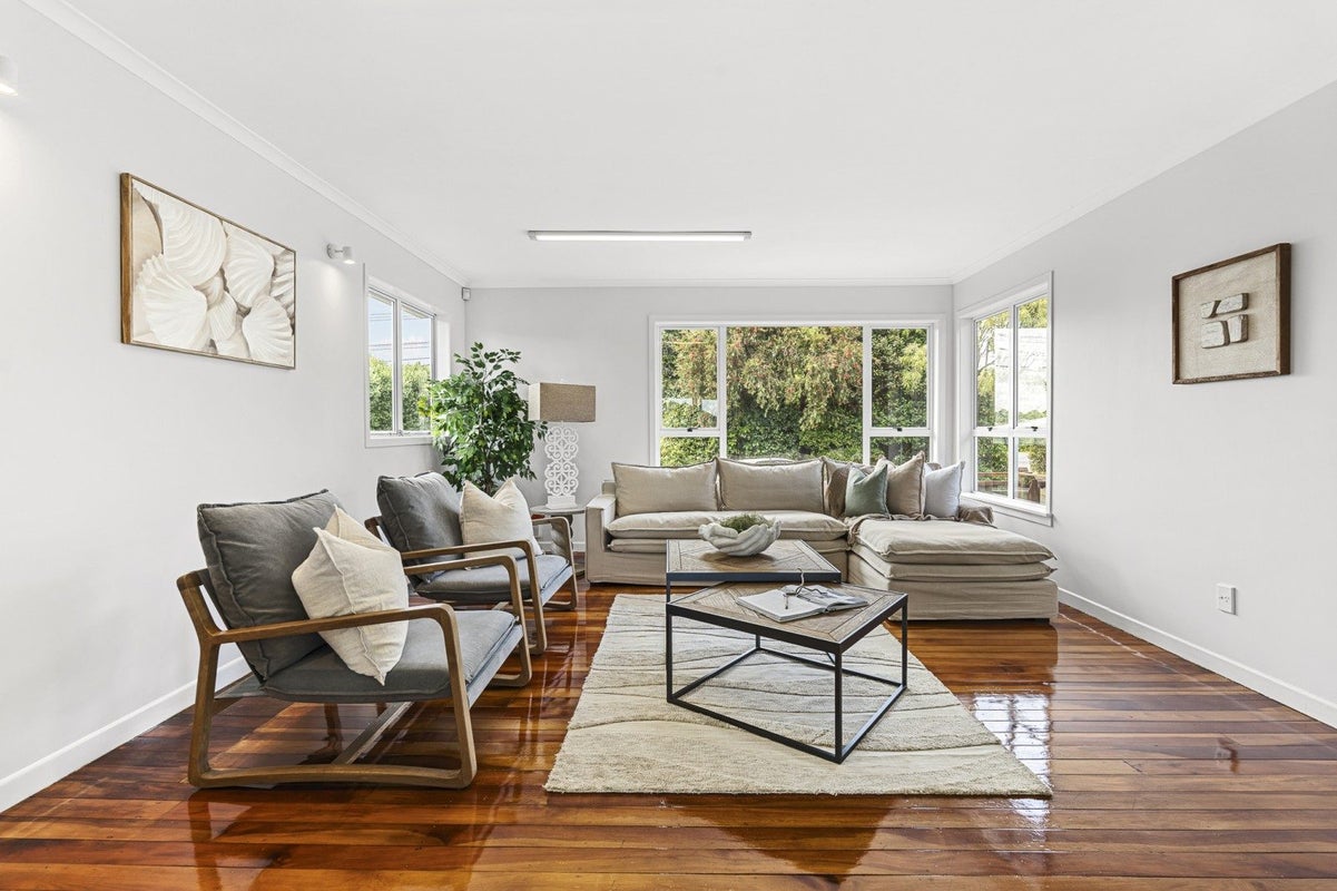 1149 Devon Road, Bell Block, New Plymouth - Carousel 1