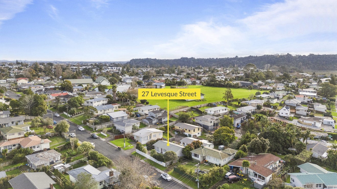 1/27 Levesque Street, Birkdale, Auckland - Carousel 21