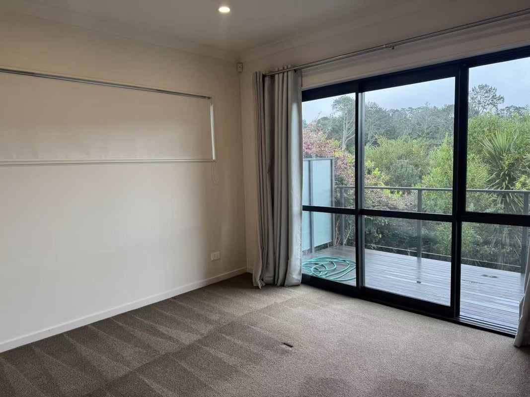 18 Meharg Place, Fairview Heights, Auckland - Carousel 21