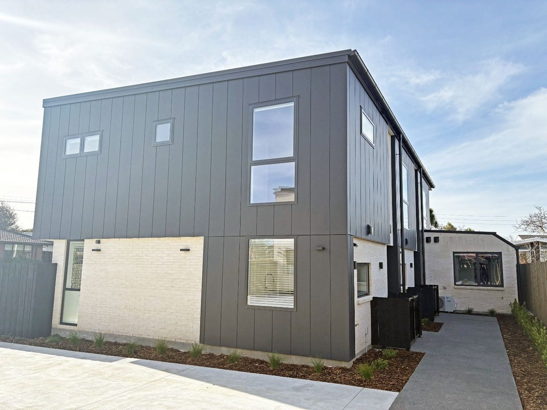3/2 Deloraine Street, Somerfield, Christchurch - Carousel 1