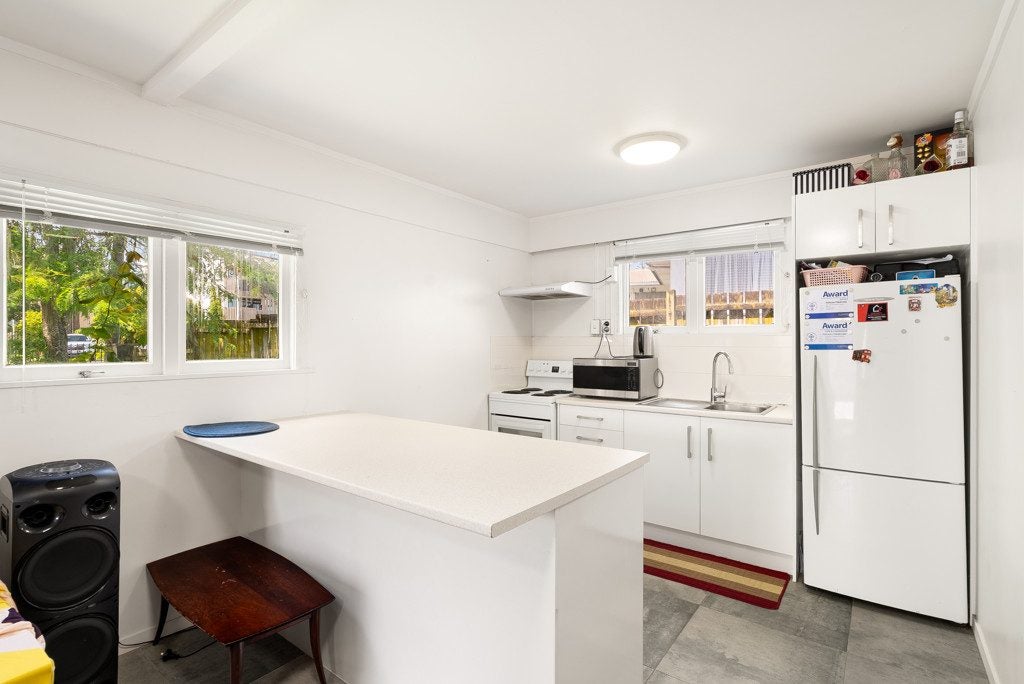 31 Mckenzie Road, Mangere Bridge, Auckland - Carousel 2