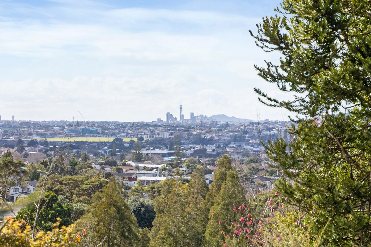 232D Old Titirangi Road, Titirangi, Auckland - Carousel 1