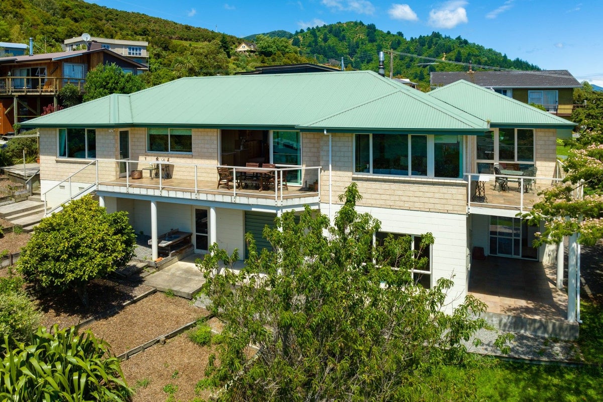 34 Moana View Road, Waikawa, Picton - Carousel 1
