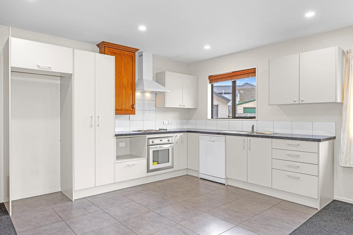 1/1 Cameron Street, Sydenham, Christchurch - Carousel 1