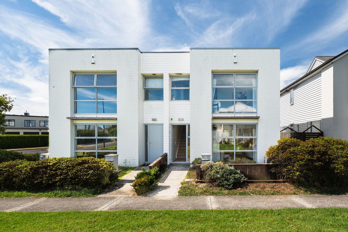 47 Hollowout Street, Takanini, Auckland - Carousel 1