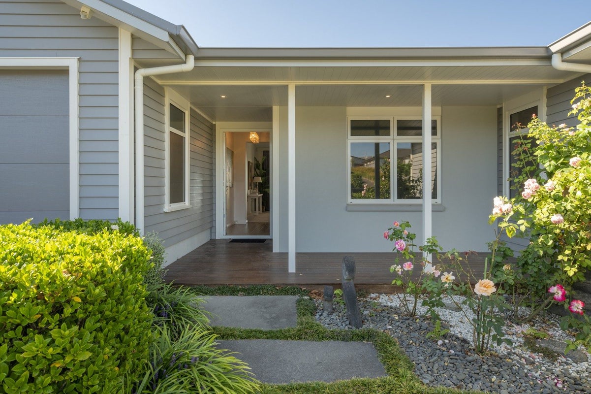 83 Mortlake Heights, Pyes Pa, Tauranga - Carousel 1