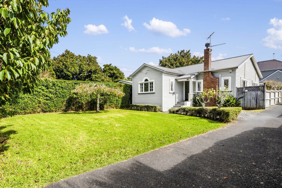 2 Irirangi Road, Greenlane, Auckland - Carousel 16