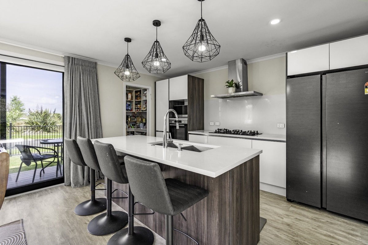 2 Inuwai Street, Glenview, Hamilton - Carousel 2