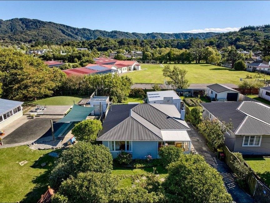 23 Frederick Street, Wainuiomata, Lower Hutt - Carousel 2