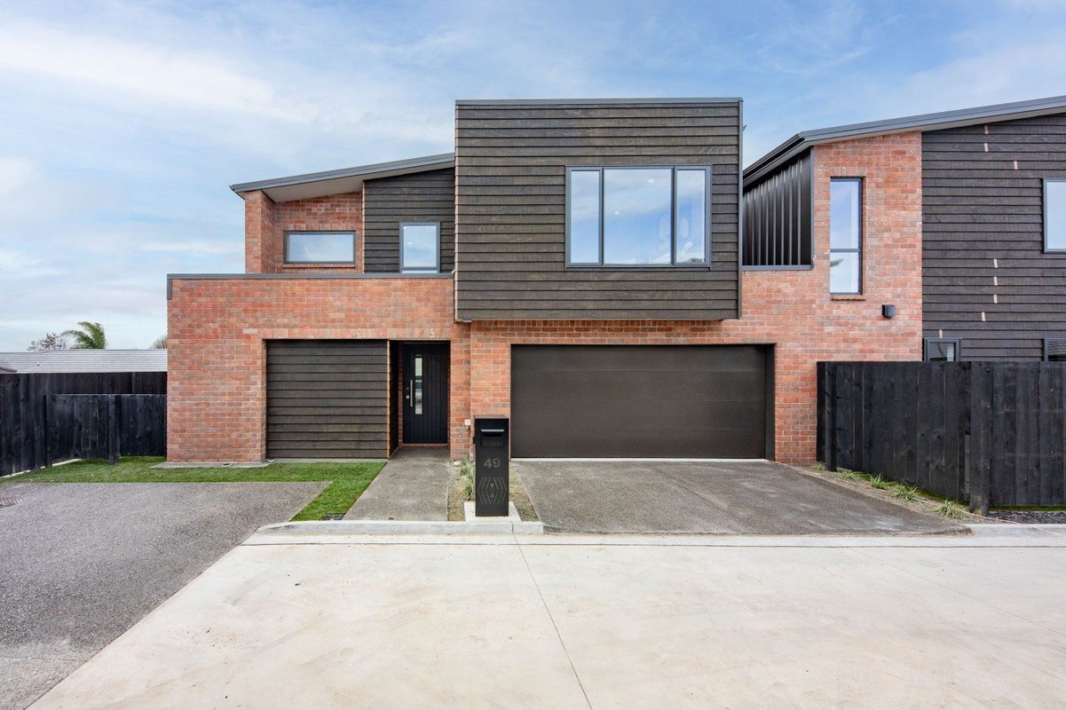 49 Maanihi Drive, Rototuna North, Hamilton - Carousel 1