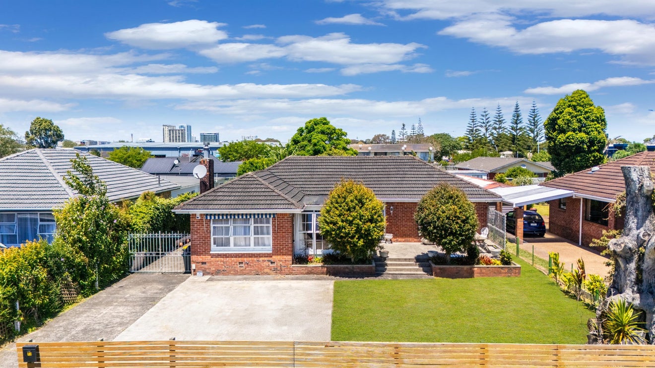 70 Puhinui Road, Manukau, Auckland - Carousel 1
