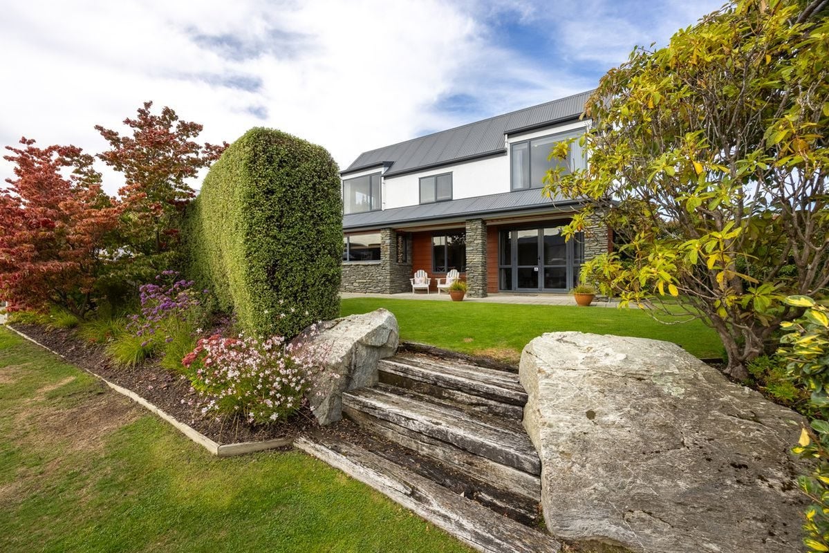 47 Kings Drive, Wanaka - Carousel 2