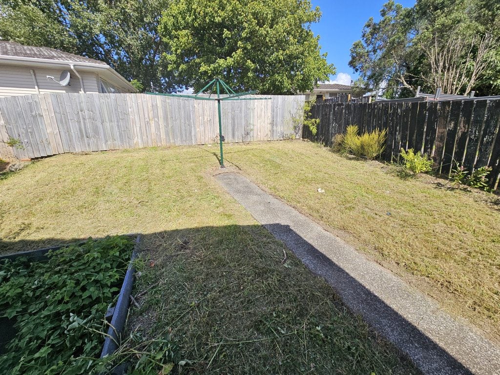 18 Hobart Crescent, Wattle Downs, Auckland - Carousel 2