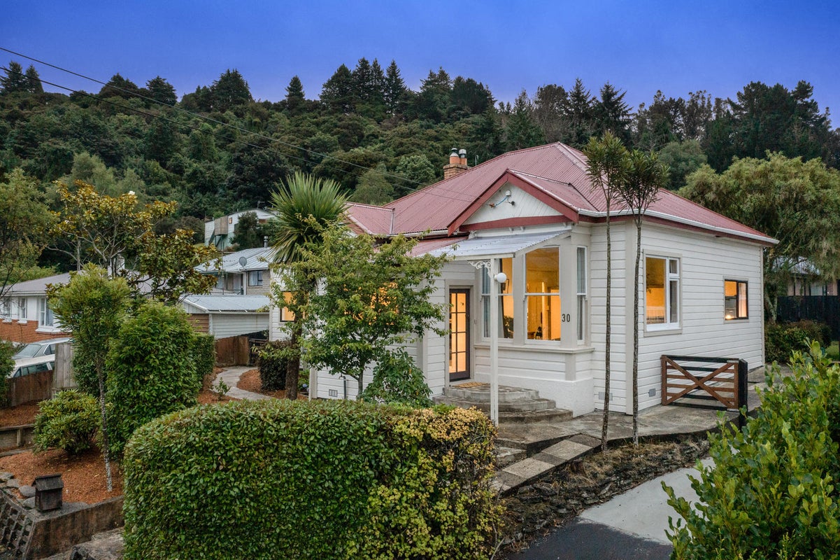 30 St Albans Street, Bradford, Dunedin - Carousel 1