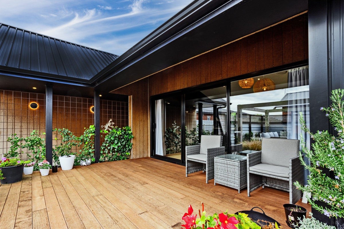 51 Price Street, Grasmere, Invercargill - Carousel 1