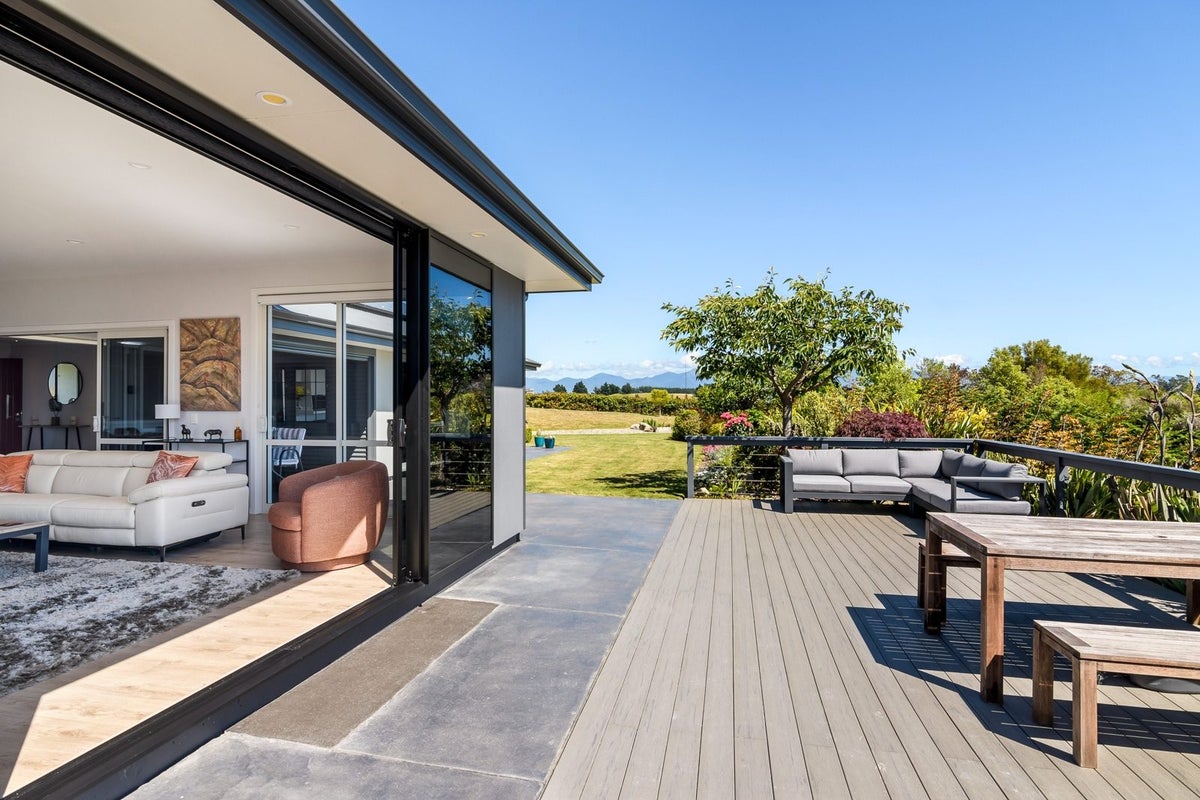 66 Suncrest Drive, Tasman - Carousel 1