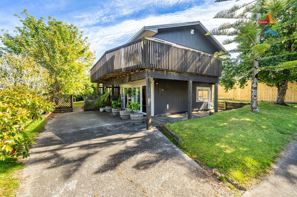 172 Holborn Drive, Stokes Valley, Lower Hutt - Carousel 2