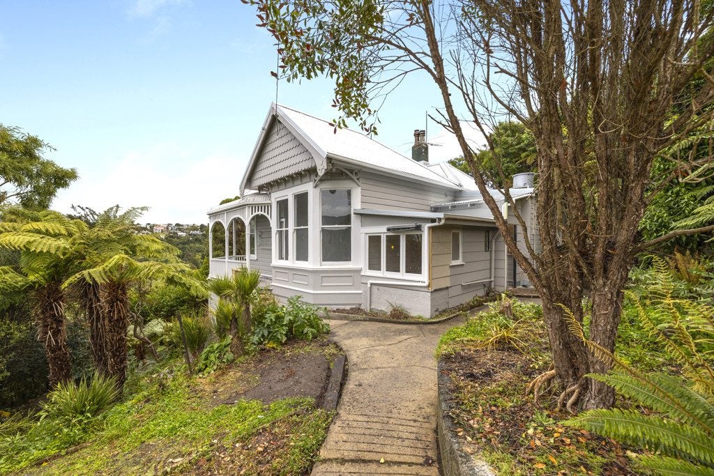 15 Clifford Street, Dalmore, Dunedin - Carousel 1