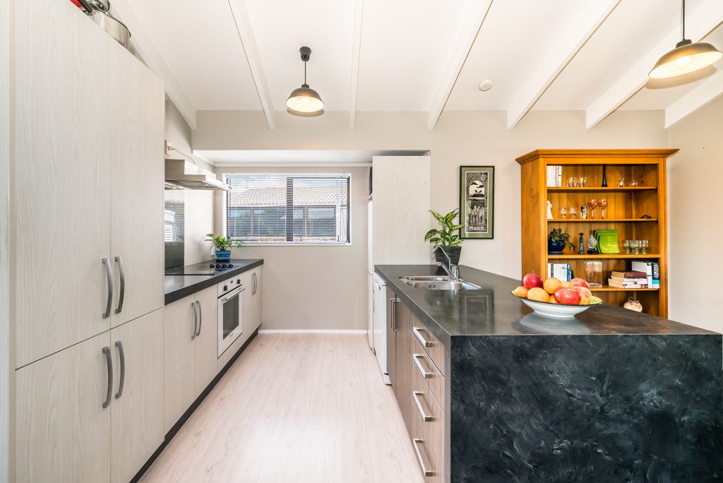 11 Sunburst Court, Paraparaumu Beach, Paraparaumu - Carousel 2