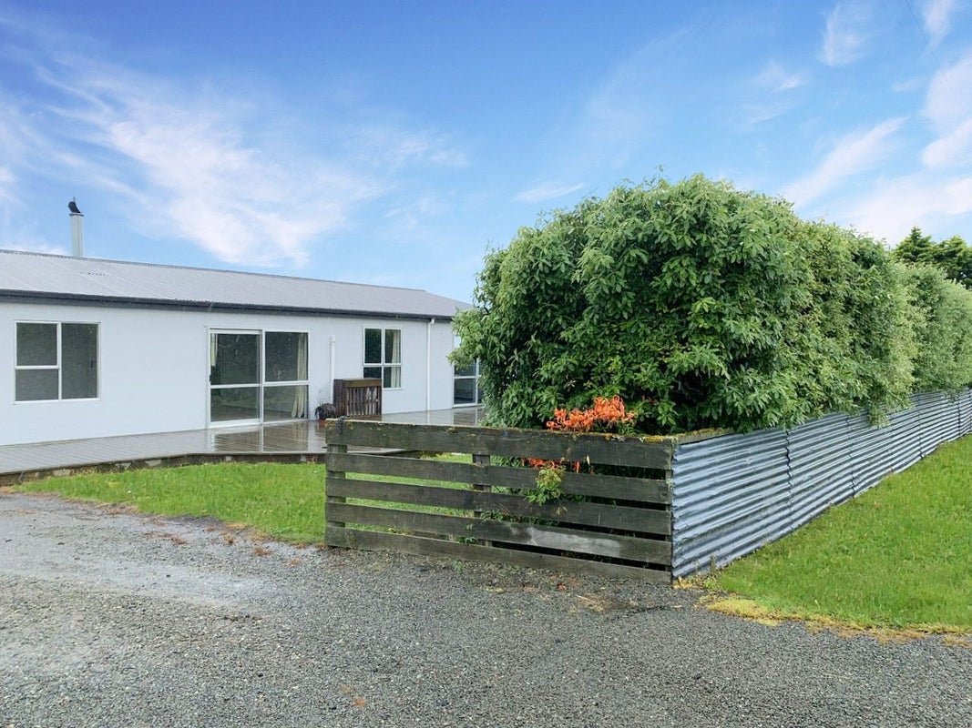 46 Fortification Road, Kakanui - Carousel 1