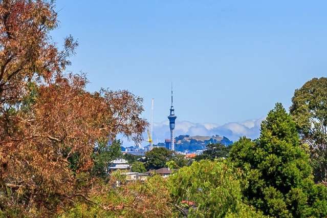 6 Arosa Place, Forrest Hill, Auckland - Carousel 2